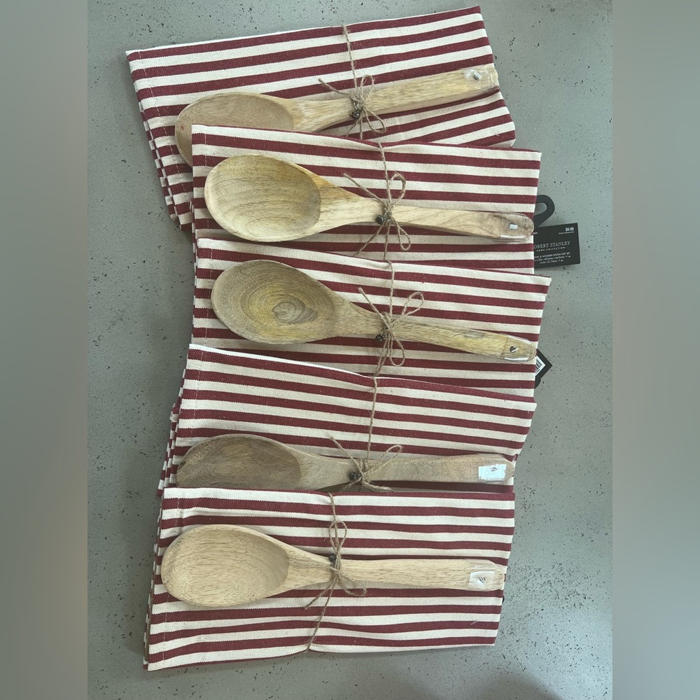 Robert Stanley towel and wooden spoon gift set of (5)